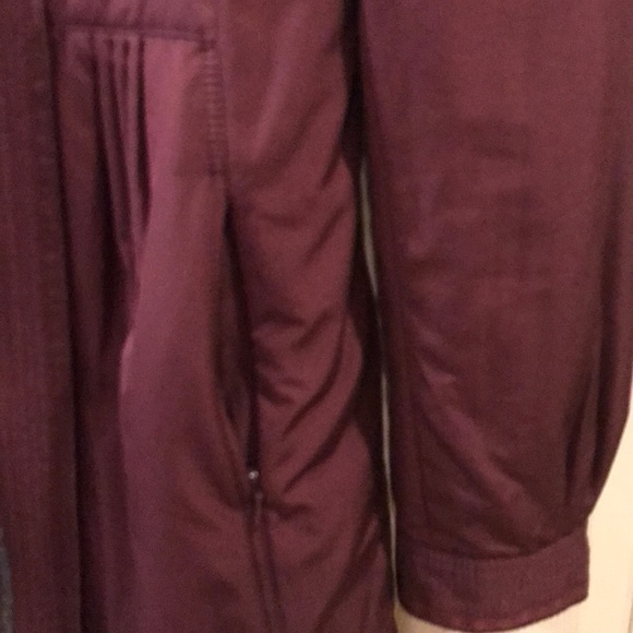 ELIE TAHARI BURGUNDY LIGHT WEIGHT COAT XS - Picture 4 of 8